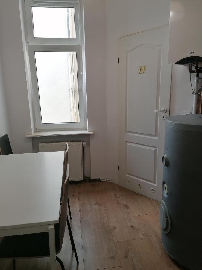 Hostel Tulip - Pokój 3 ze wspólną łazienką i kuchnią Szczecin Zewnętrze zdjęcie
