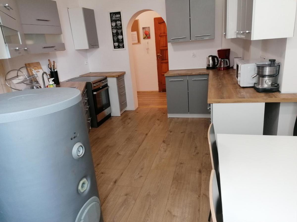 Hostel Tulip - Pokój 3 ze wspólną łazienką i kuchnią Szczecin Zewnętrze zdjęcie