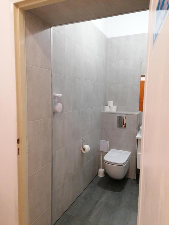 Hostel Tulip - Pokój 3 ze wspólną łazienką i kuchnią Szczecin Zewnętrze zdjęcie