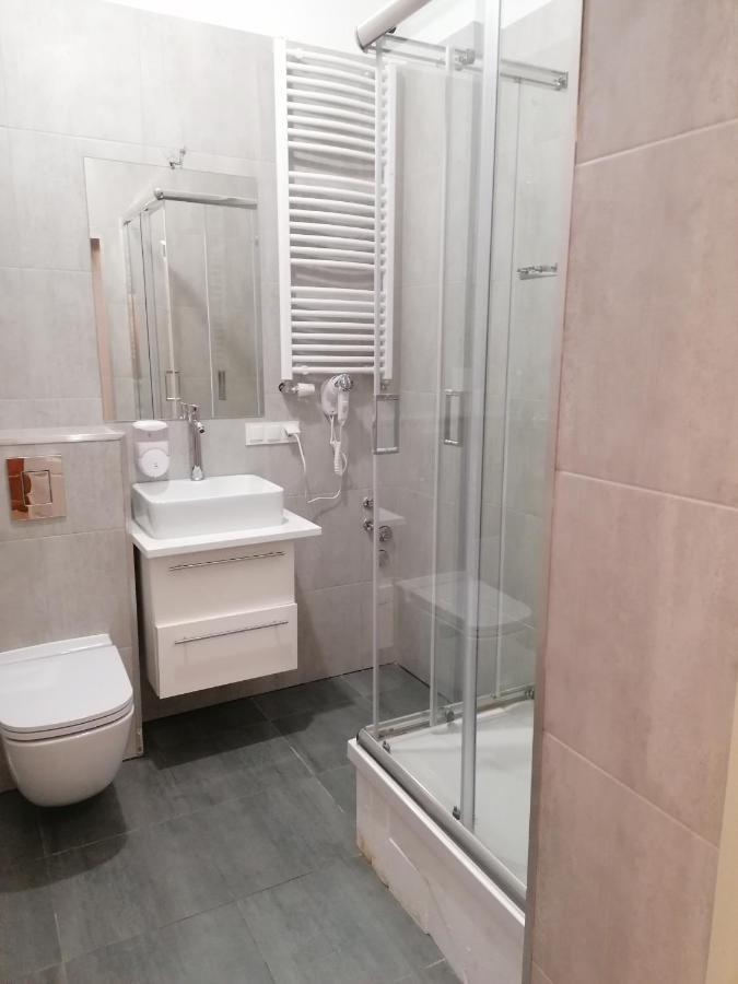 Hostel Tulip - Pokój 3 ze wspólną łazienką i kuchnią Szczecin Zewnętrze zdjęcie