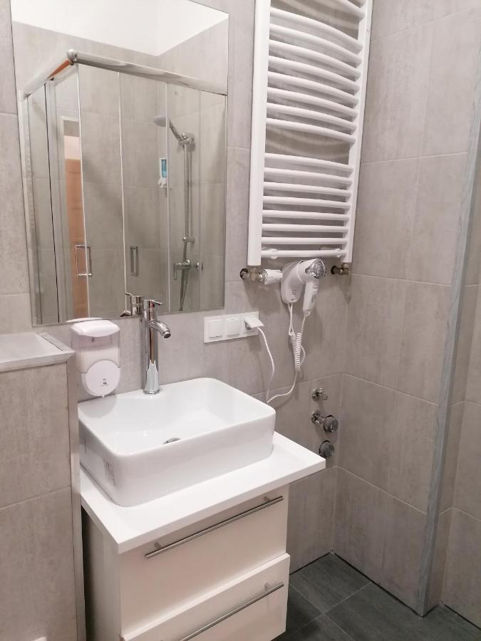 Hostel Tulip - Pokój 3 ze wspólną łazienką i kuchnią Szczecin Zewnętrze zdjęcie
